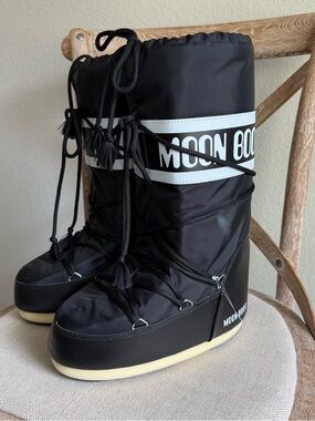 Moon boots icon black nylon tall boots